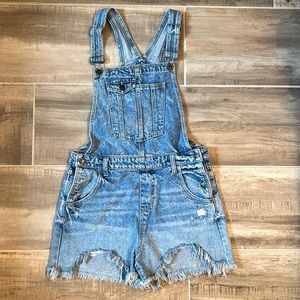 Anthropologie- HIDDEN denim short overalls size medium